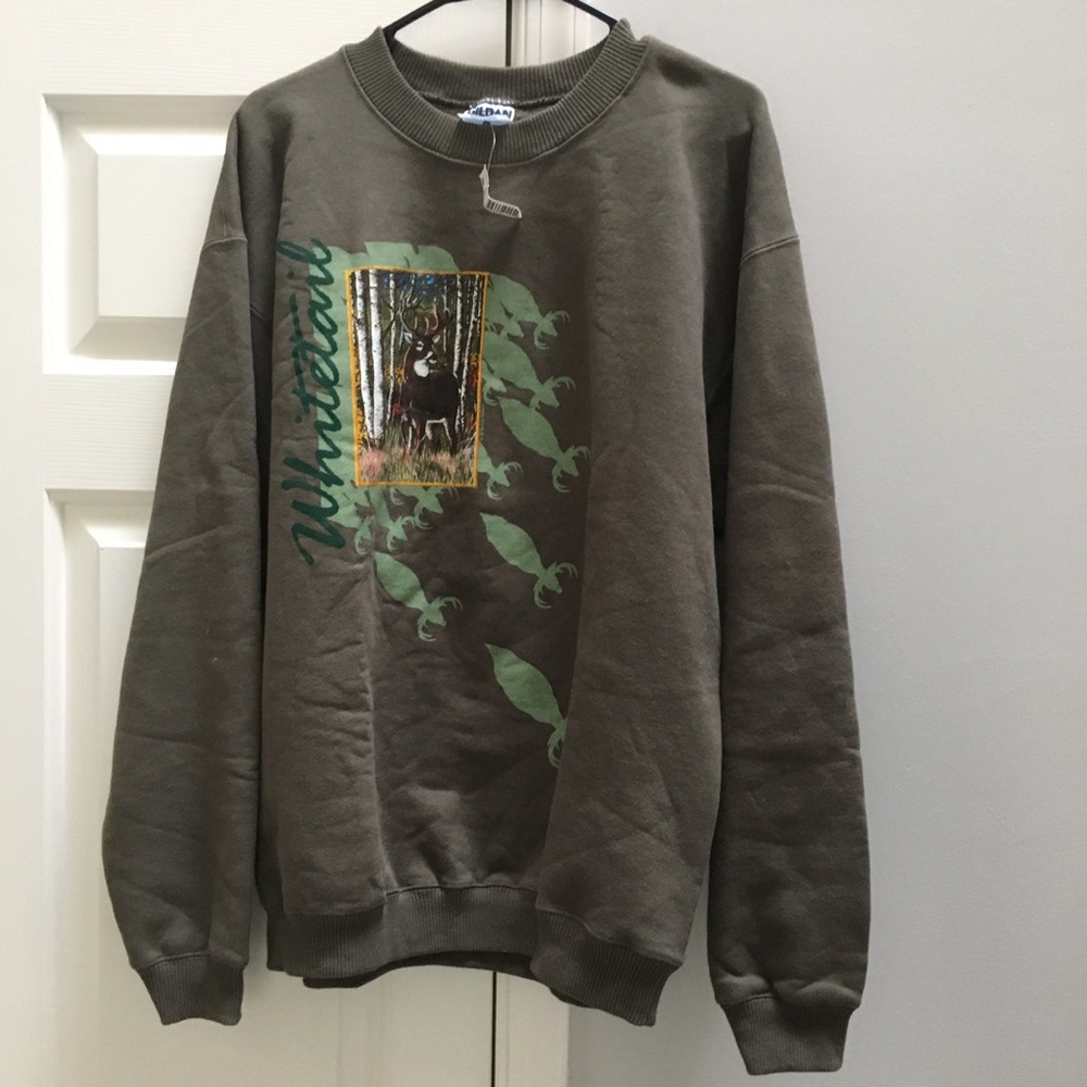 NWT Gildan Whitetail Deer Sweatshirt
